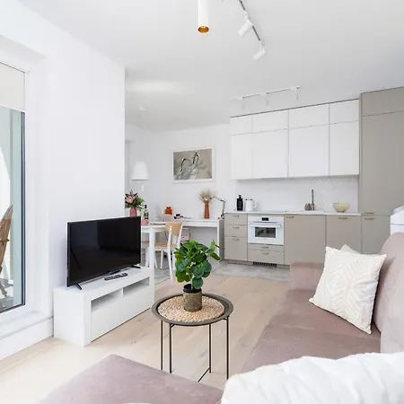 Apartment With Balcony & Parking Mogilska By Renters Prestige-3